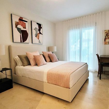 Apartment In El Presidente Beach Side New Golden Mile Estepona Extérieur photo