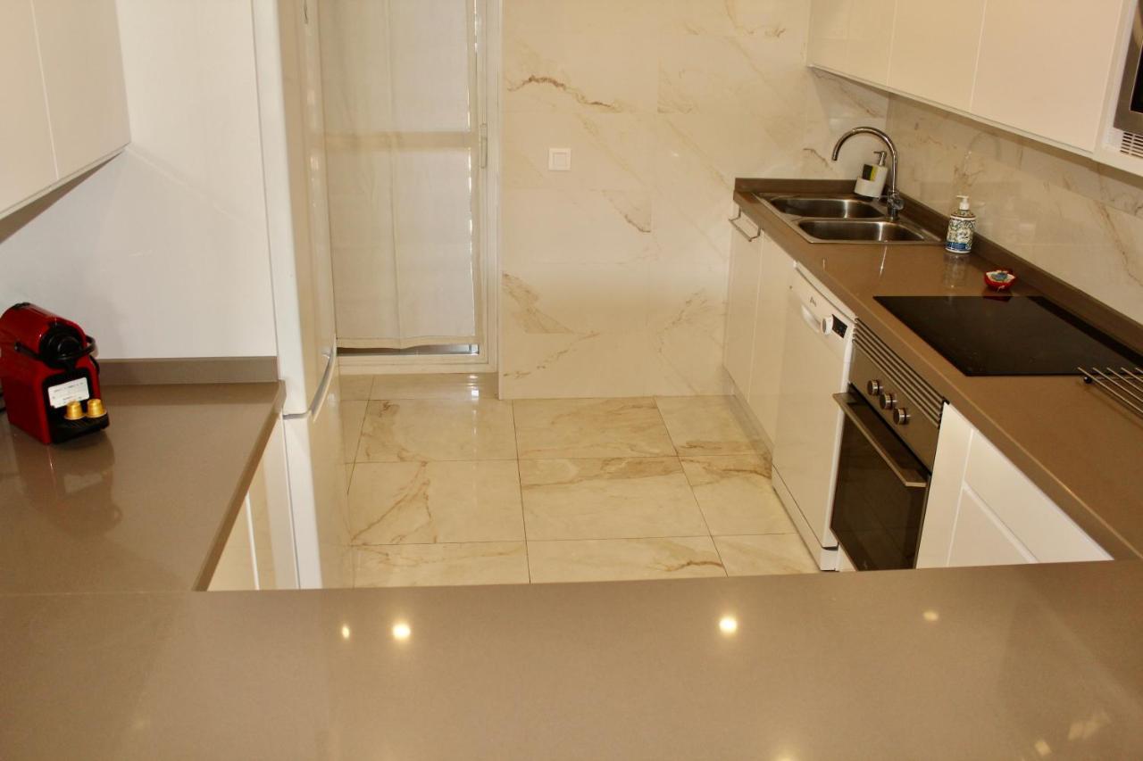 Apartment In El Presidente Beach Side New Golden Mile Estepona Extérieur photo