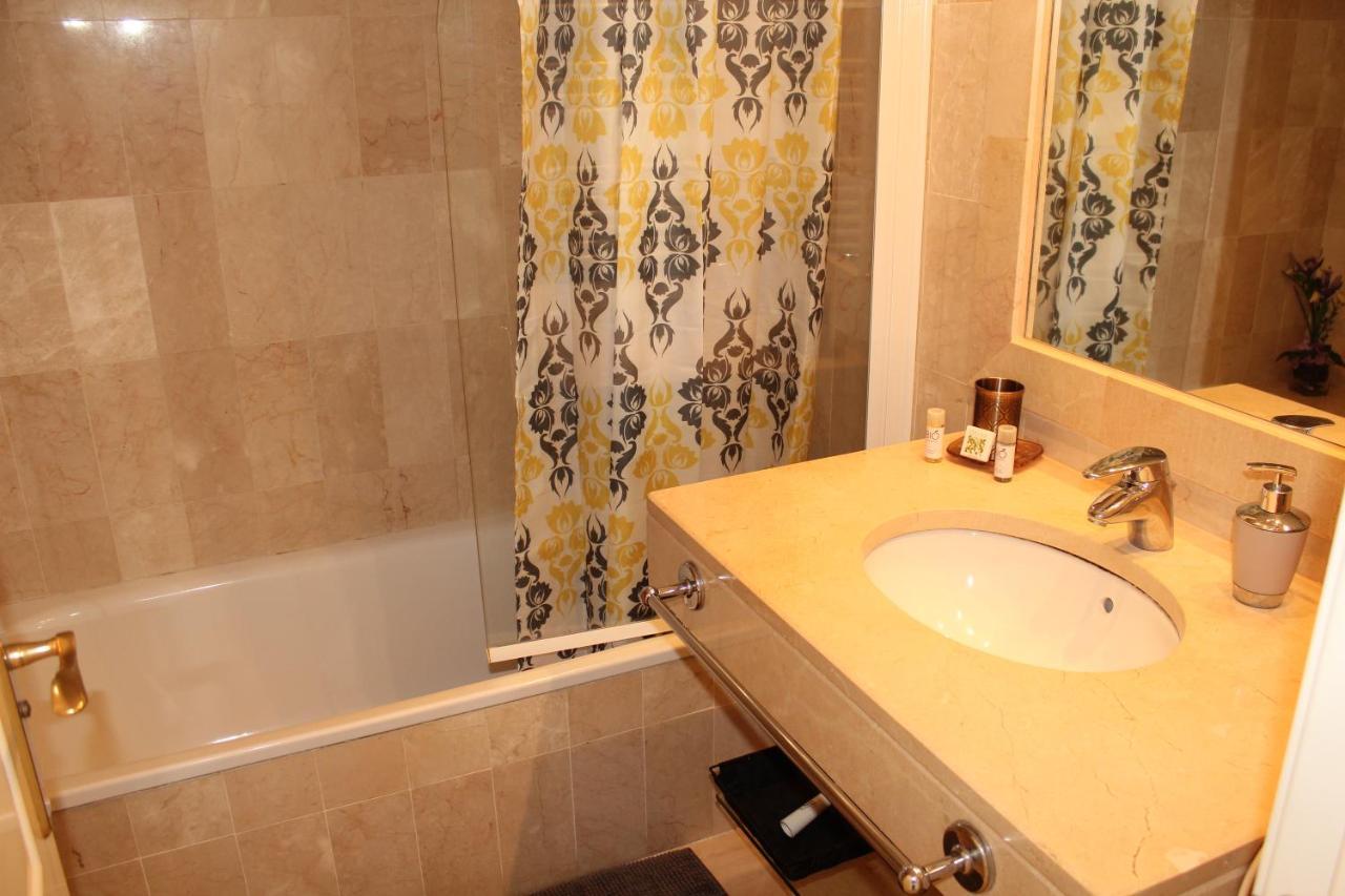 Apartment In El Presidente Beach Side New Golden Mile Estepona Extérieur photo
