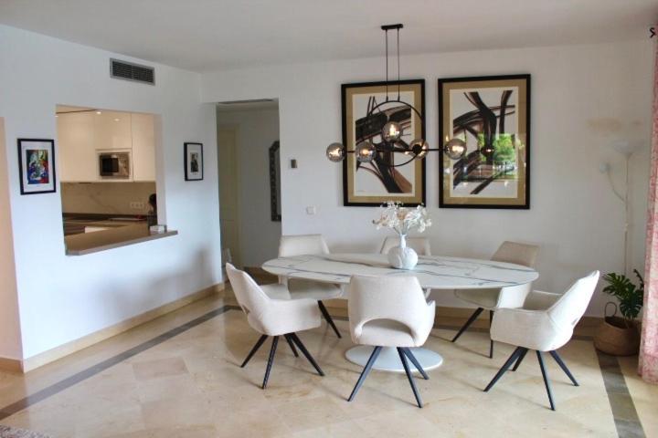 Apartment In El Presidente Beach Side New Golden Mile Estepona Extérieur photo