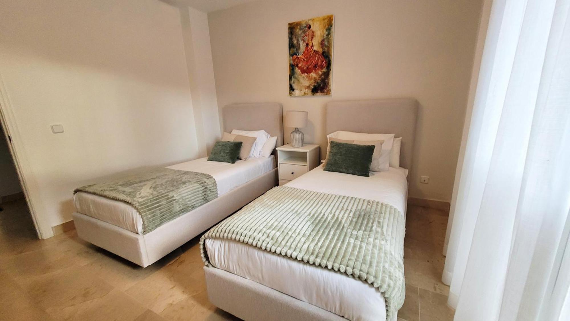 Apartment In El Presidente Beach Side New Golden Mile Estepona Extérieur photo