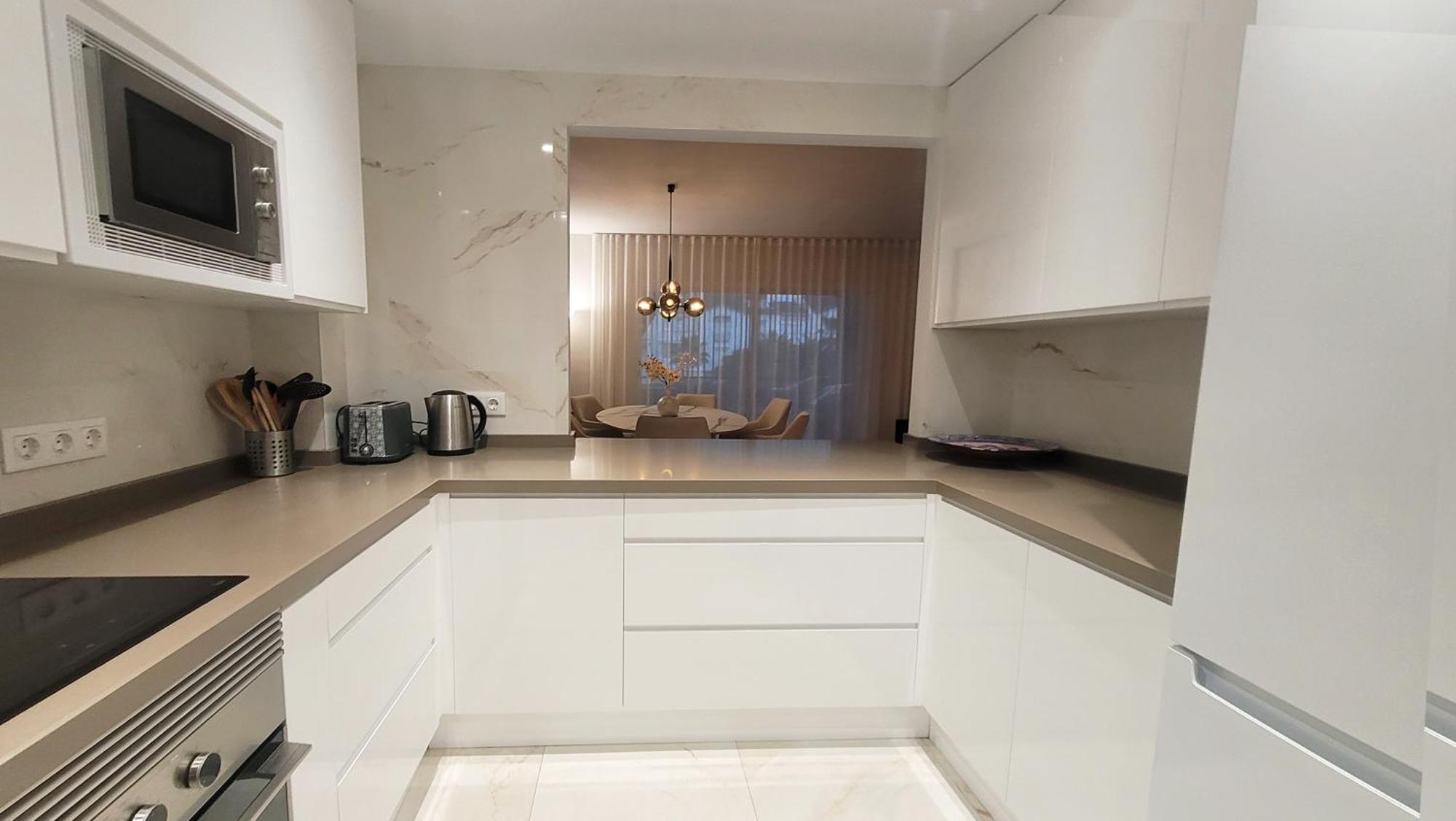 Apartment In El Presidente Beach Side New Golden Mile Estepona Extérieur photo