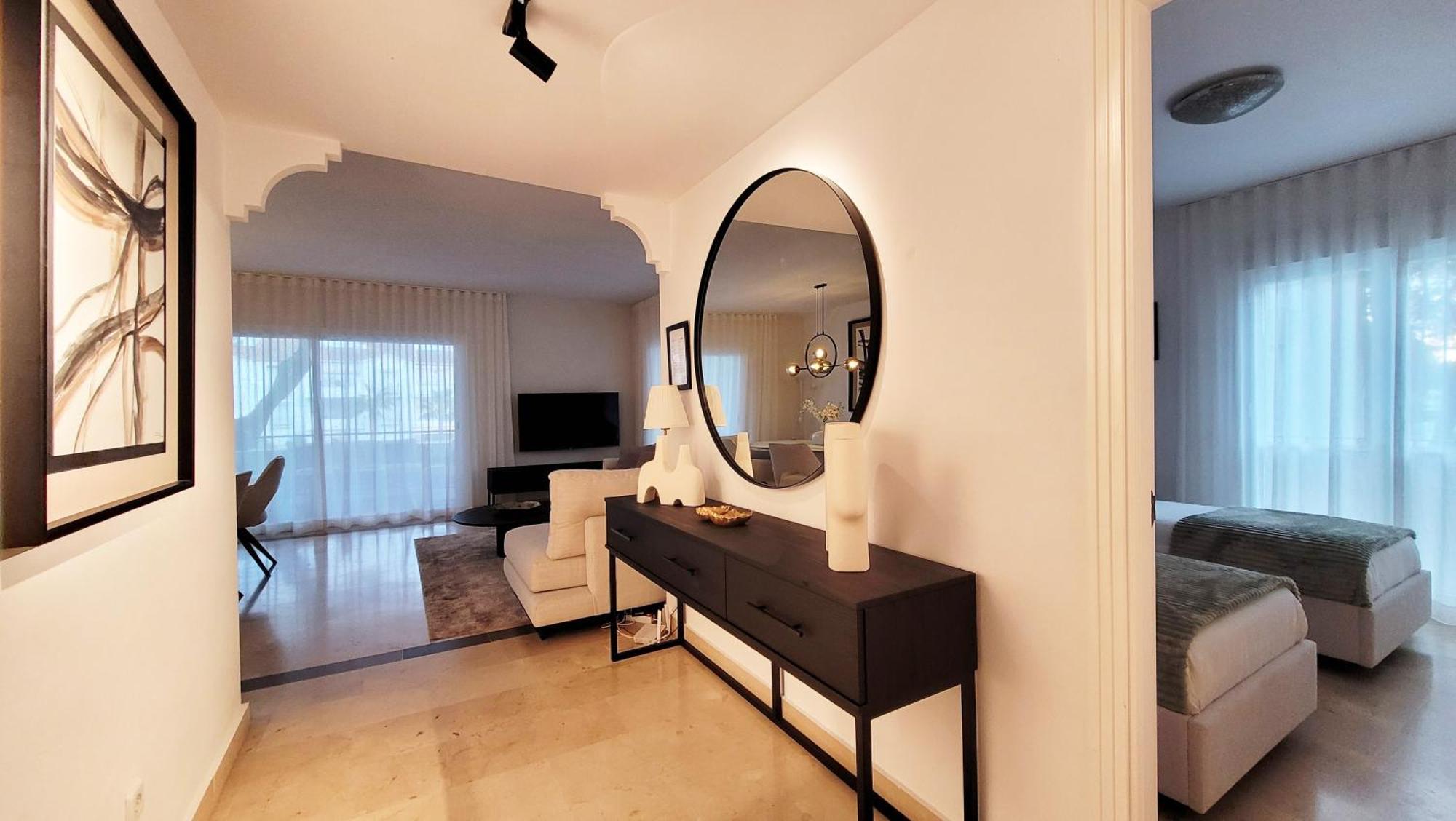 Apartment In El Presidente Beach Side New Golden Mile Estepona Extérieur photo